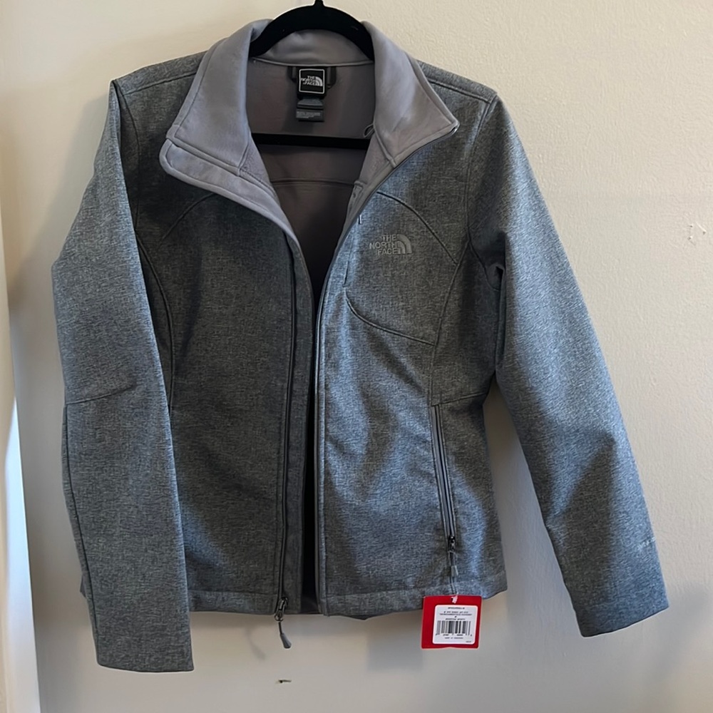 NWT! The North Face bionic jacket in gray